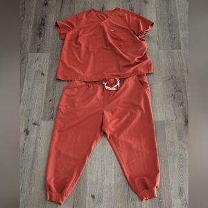 FIGS Scrub Set, Catarina One-Pocket Top and Zamora Jogger Bottoms 5XL